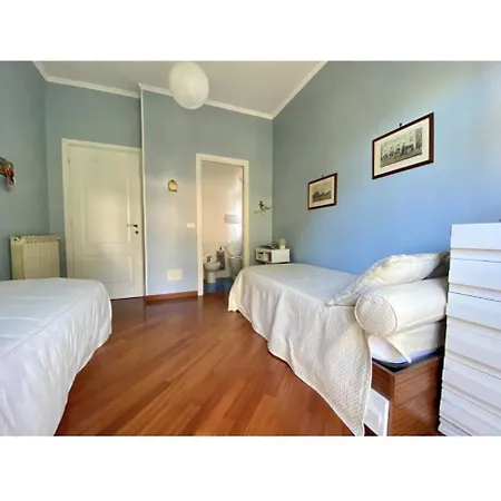 One In A Hundred Apartamento *